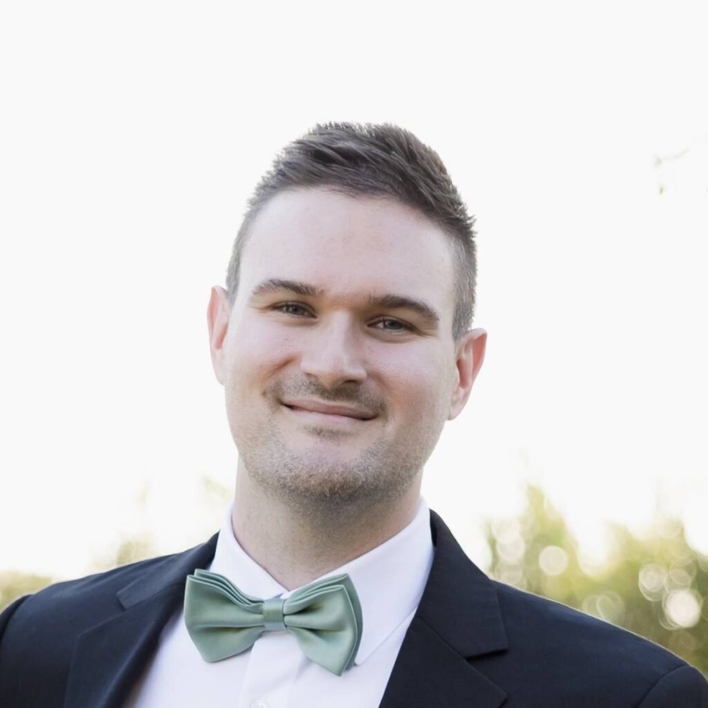 Daniel_Headshot_cropped